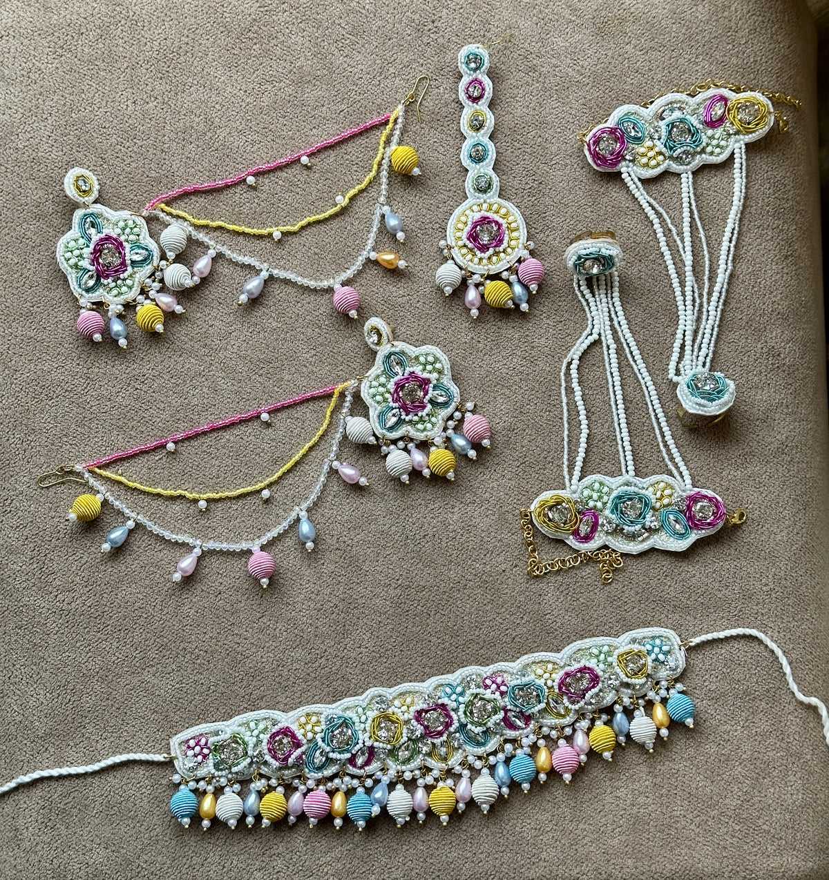 Ivory Pastel Beaded Bridal Jewellery Set – Necklace, Earrings, Tikka & Hathphool