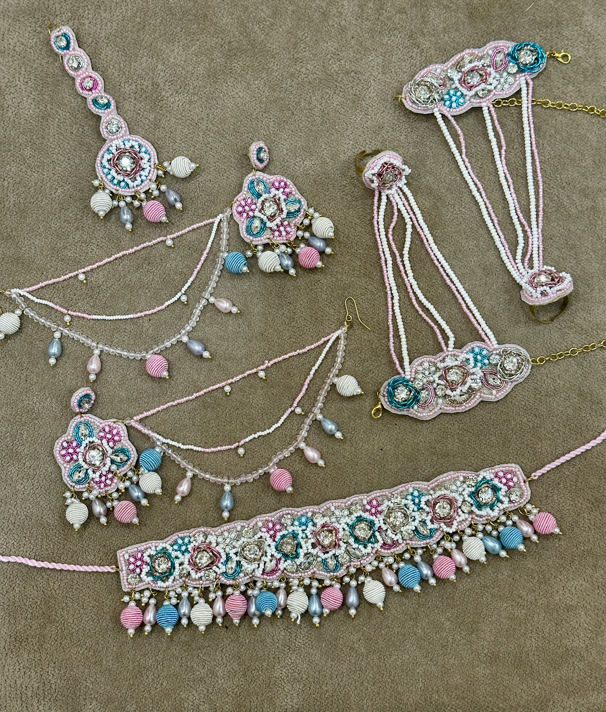 Pastel Blush Beaded Bridal Jewellery Set – Necklace, Earrings, Tikka & Hathphool