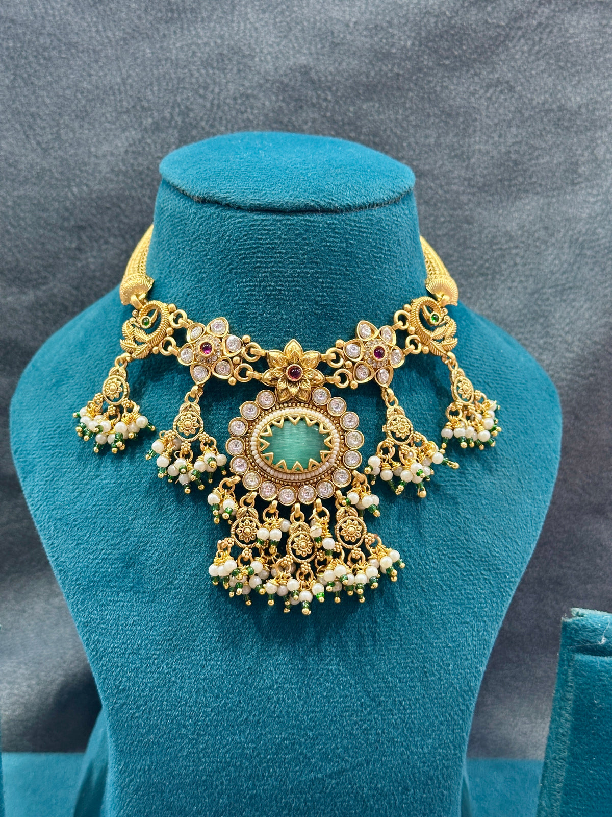 Antique Gold Emerald Kundan Necklace Set with Pearl Drop Earrings NS00030