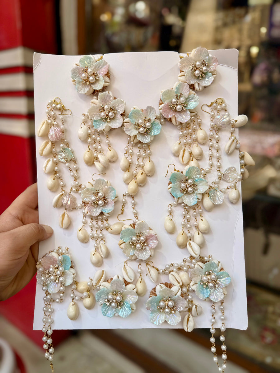 Frosted Dual Shade Shells Jewellery K122