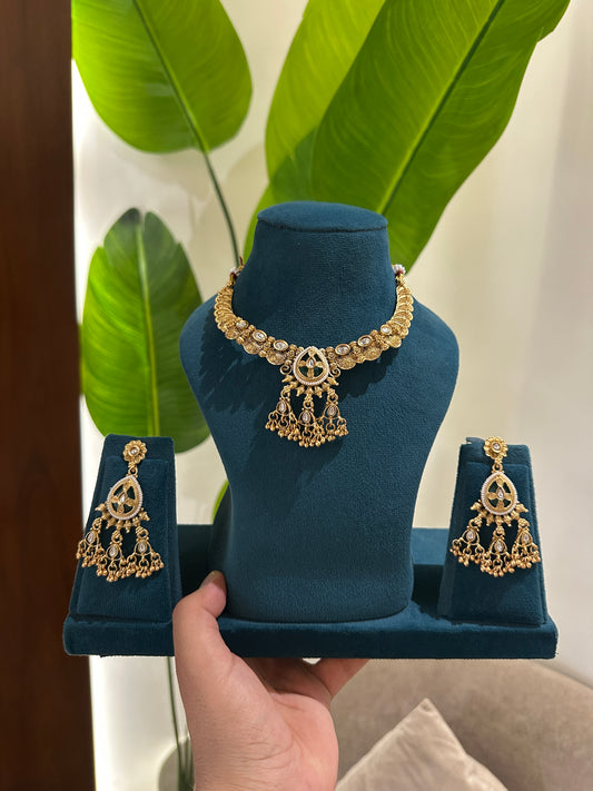 Handcrafted Gold Polish Necklace Set