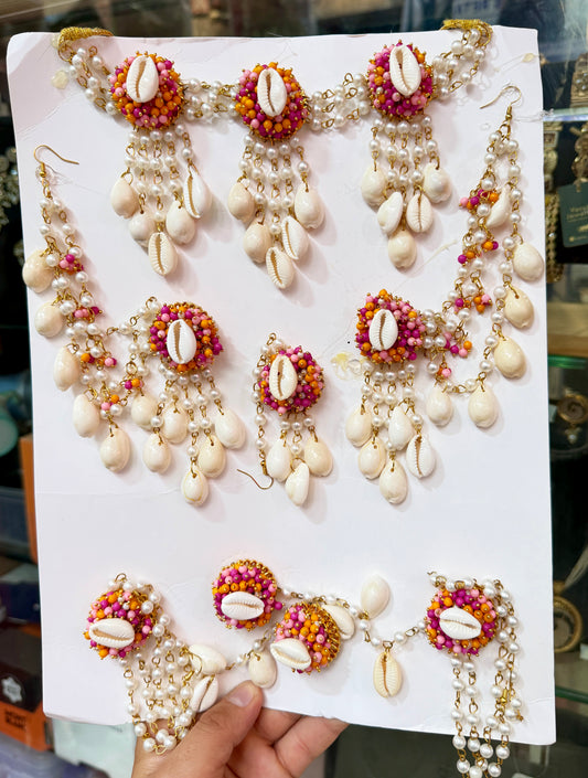 Multi Pearl Shells Jewellery K134