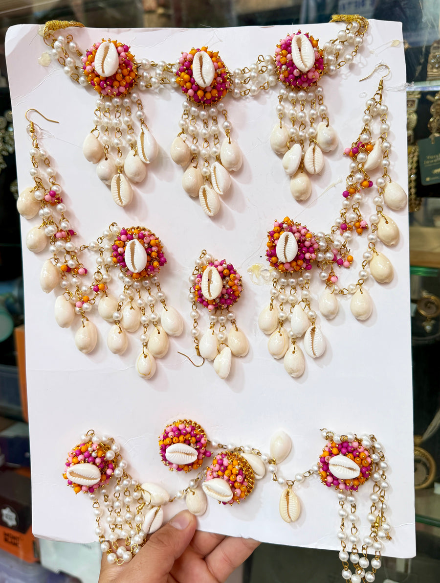 Multi Pearl Shells Jewellery K134