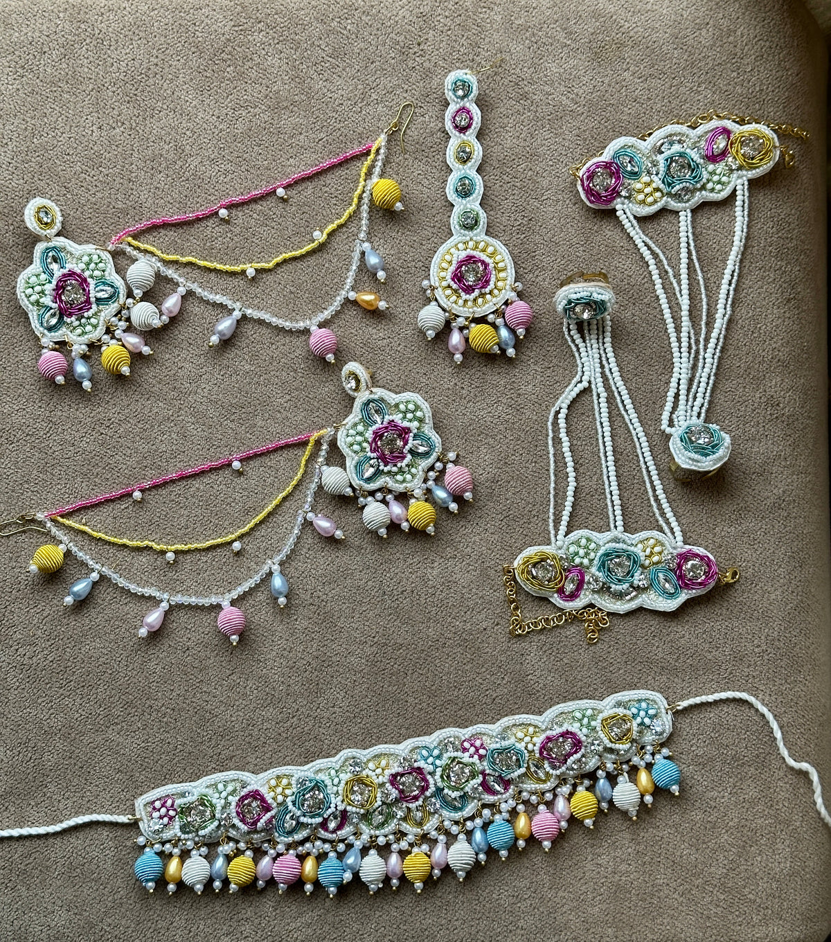 Ivory Pastel Beaded Bridal Jewellery Set – Necklace, Earrings, Tikka & Hathphool