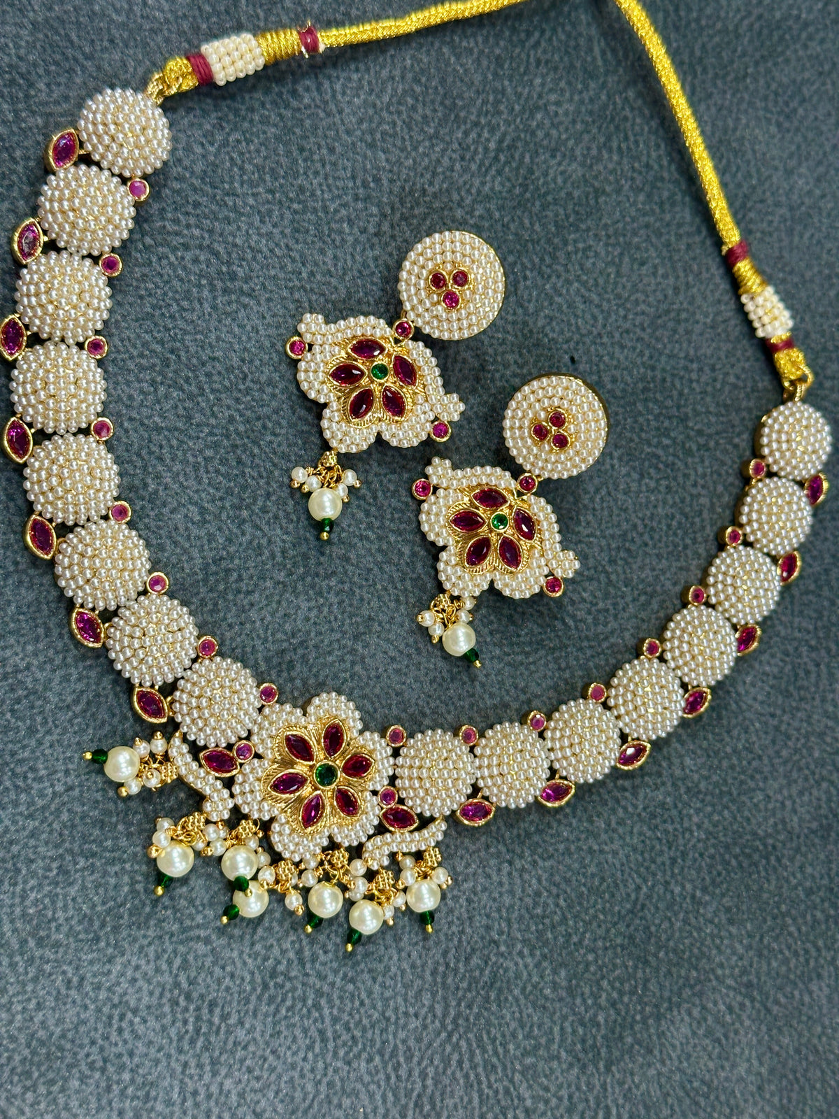Antique Gold Fan Pendant Choker Necklace Set with Meenakari Earrings NS00028