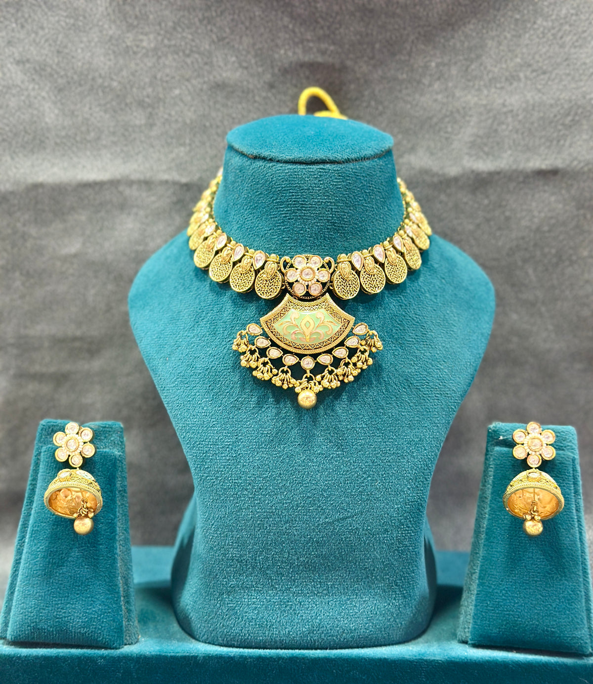 Kundan Meenakari Necklace Set with Fan Pendant & Ghungroo Drops NS00015