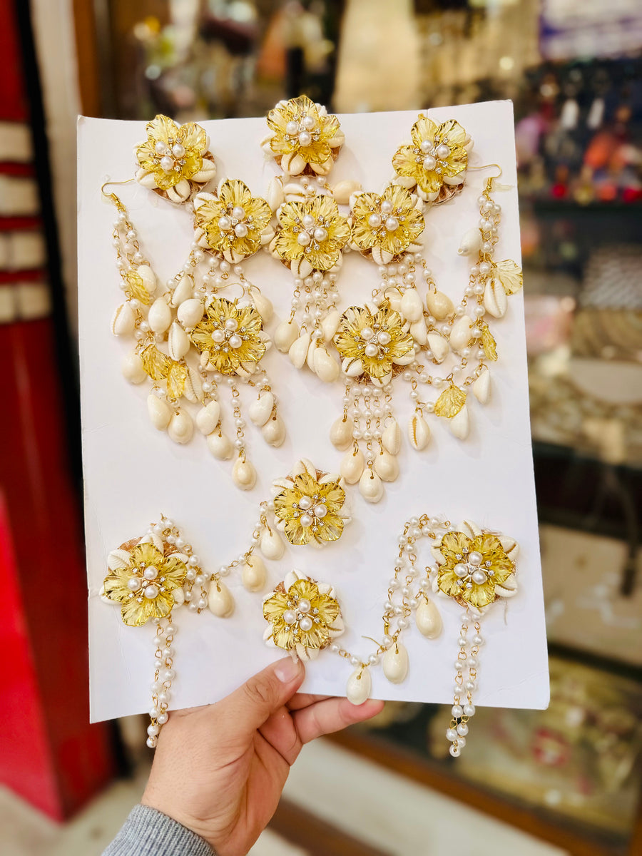 YELLOW HANDMADE SHELLS JEWELLERY K119
